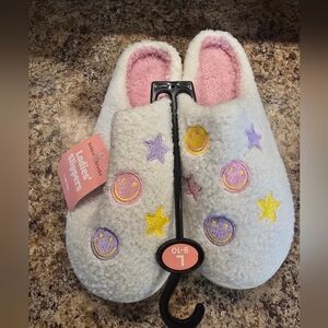 Bobbie Brooks Ladies Slippers  New 9-10